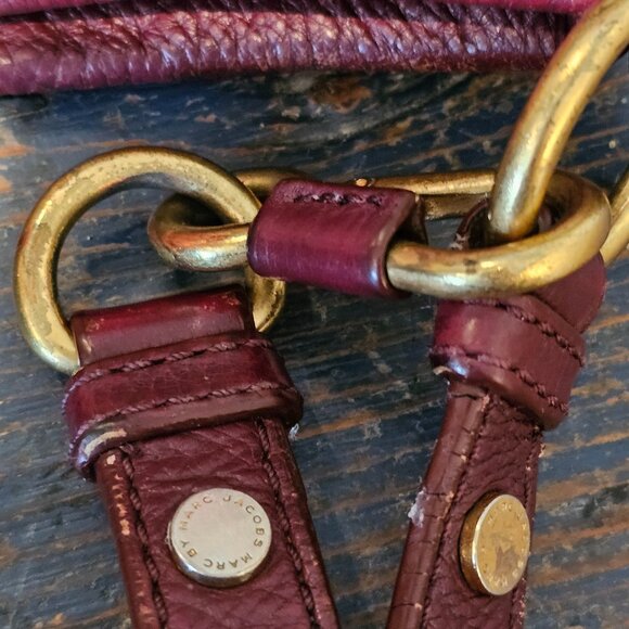 Marc by Marc Jacobs Burgundy Leather Convertible x-body w/brass hardware 1990s - Picture 8 of 8